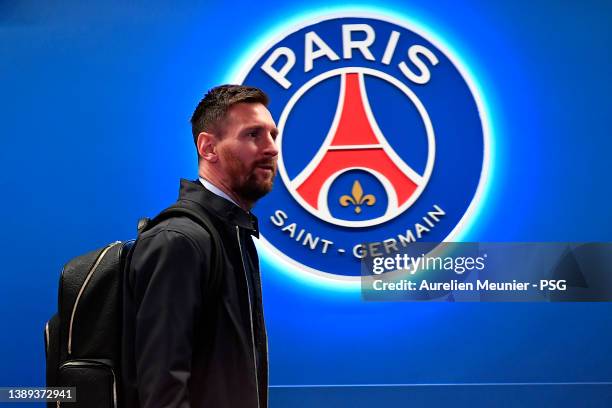 Leo Messi of Paris Saint-Germain arrives to the stadium for the Ligue 1 Uber Eats match between Paris Saint Germain and FC Lorient at Parc des...