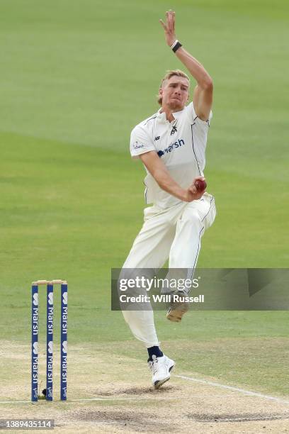 Will Sutherland of Victoria bow during day five of the Sheffield Shield Final match between Western Australia and Victoria at WACA, on April 04 in...