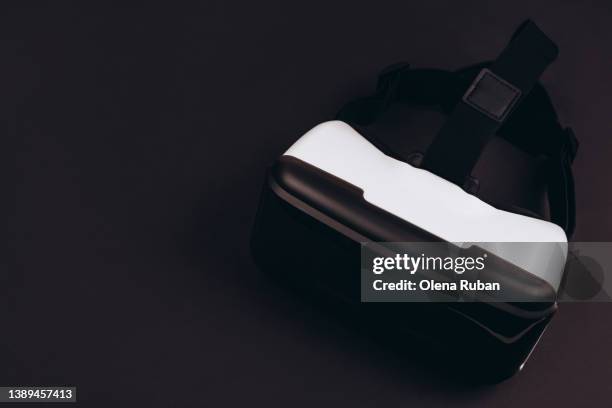 vr goggles. - freisprechanlage stock-fotos und bilder