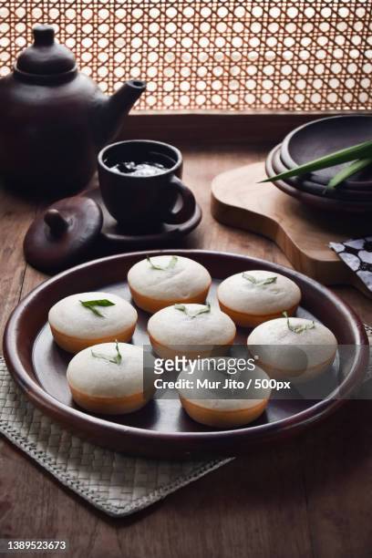 apem - indonesian food,high angle view of breakfast served on table,indonesia - mur cuisine stockfoto's en -beelden