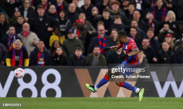 Jordan Ayew of Crystal Palace scores their side's second goal during the Premier League match between Crystal Palace and Arsenal at Selhurst Park on...