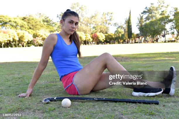 young female hockey player - bandy winter sport stock pictures, royalty-free photos & images