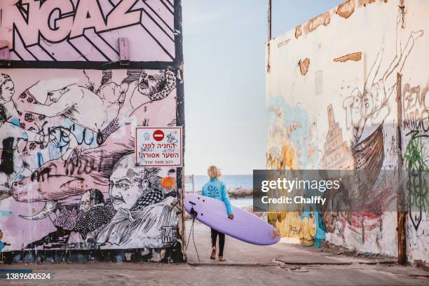 freizeit in tel aviv - tel aviv stock-fotos und bilder