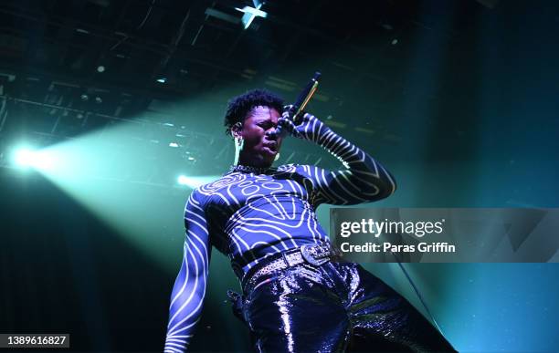 Singer Lucky Daye performs onstage during his Candydrip tour at Center Stage on April 04, 2022 in Atlanta, Georgia.