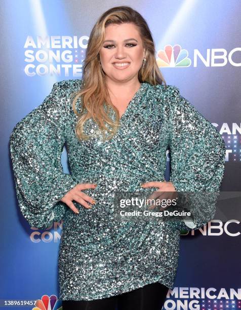 Kelly Clarkson attends NBC's "American Song Contest" Week 3 Red Carpet at Universal Studios Hollywood on April 04, 2022 in Universal City, California.