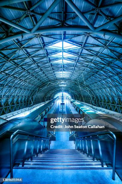 singapore, smrt tuas link ew33 station - ew stock pictures, royalty-free photos & images