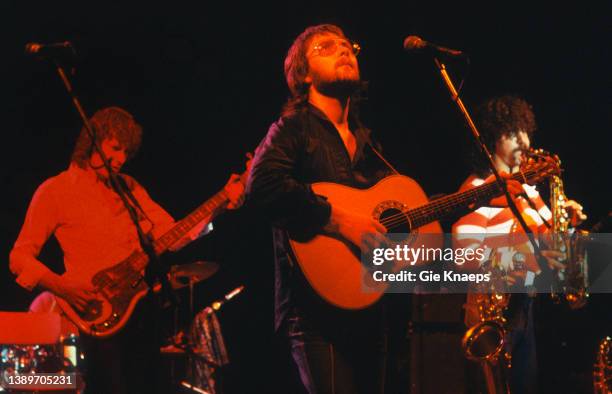 Geoffrey Rafferty 62 Gerry Rafferty Photos Stock Photos, High-Res Pictures, and Images ...