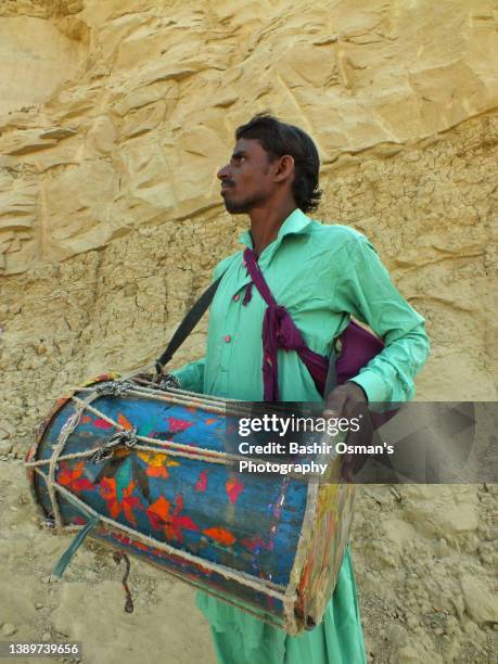 yatris going towards / coming back from chorasi / anil kund - makeshift ramp stock pictures, royalty-free photos & images