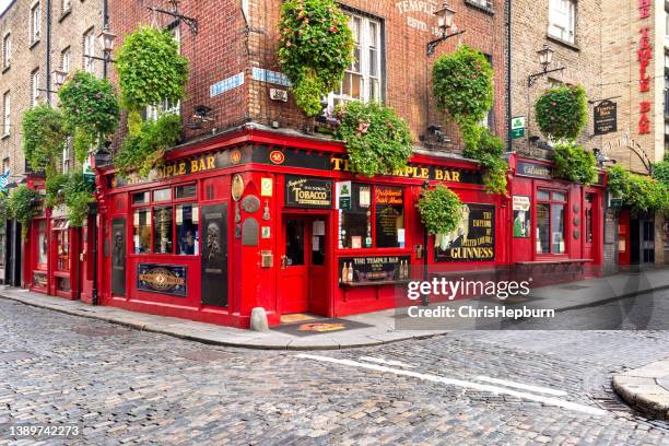 temple bar, dublin, ireland - bar wide angle stock pictures, royalty-free photos & images