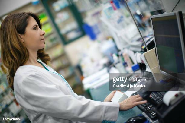 Pharmacist Computer 644 Pharmacist Computer Screen Stock Photos, High-Res Pictures, and ...