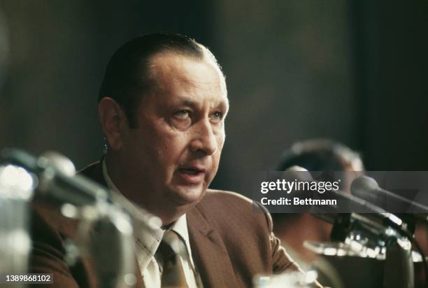 Former New York City police detective Anthony Ulasewicz testifies before the United States Senate Watergate Committee hearing, held in the Russell...