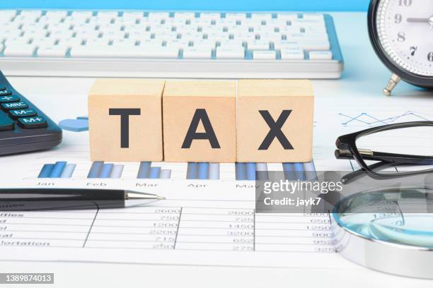 tax filing - belasting stockfoto's en -beelden