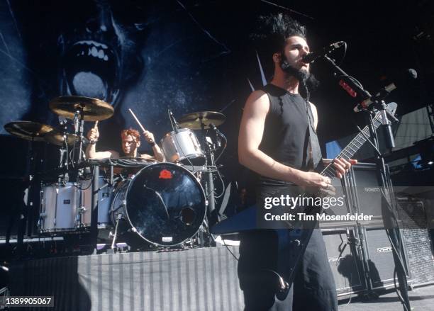 Wayne Static of Static-X performs during Ozzfest 2000 at Shoreline Amphitheatre on August 26, 2000 in Mountain View, California.