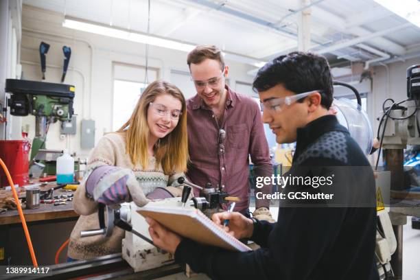 Professor Engineer Engineering Faculty Photos and Premium High Res Pictures - Getty Images
