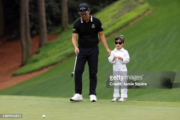 Kevin Na of the United States and daughter Sophia Na during the Par Three Contest prior to the Masters at Augusta National Golf Club on April 06,...