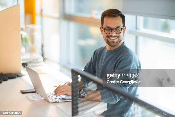 telecommuting - elearning man stock pictures, royalty-free photos & images