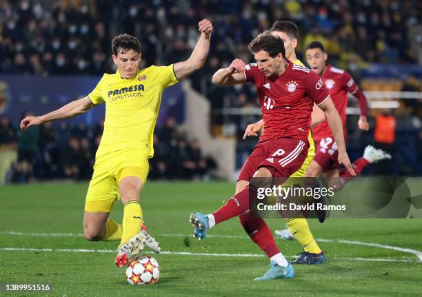 Leon Goretzka of FC Bayern Muenchen shoots during the UEFA Champions League Quarter Final Leg One match between Villarreal CF and Bayern München at...