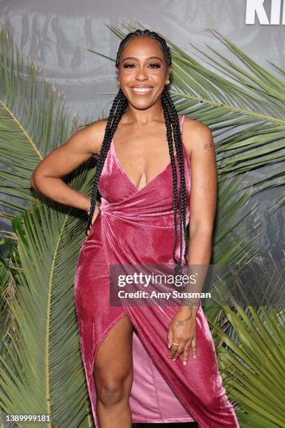 Dominque Perry Threads Exclusive Screening Photos and Premium High Res Pictures - Getty Images