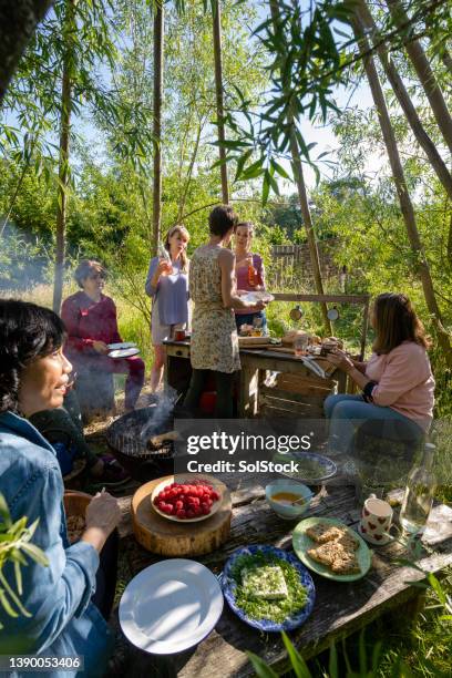 taking part in a cooking class - country origin training session stock pictures, royalty-free photos & images