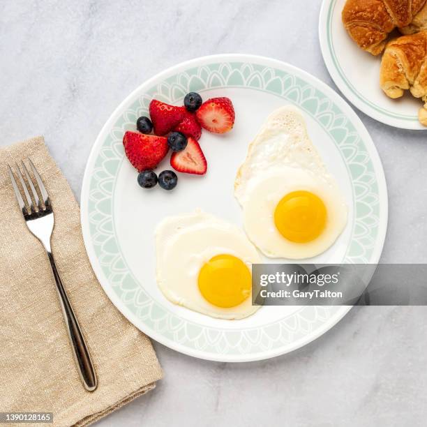 eggs über leicht - setzei stock-fotos und bilder