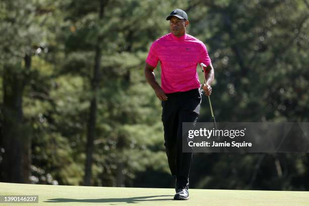 Tiger Woods walks to the 18th green during the first round of the Masters at Augusta National Golf Club on April 07, 2022 in Augusta, Georgia.