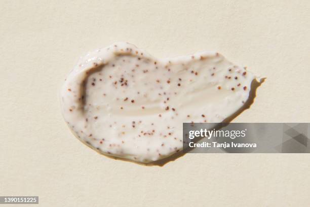 texture mask scrub for face and body on beige background - esfoliação imagens e fotografias de stock