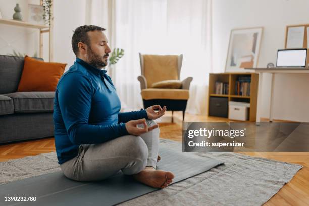 estoy tranquilo - hombre gordo fotografías e imágenes de stock