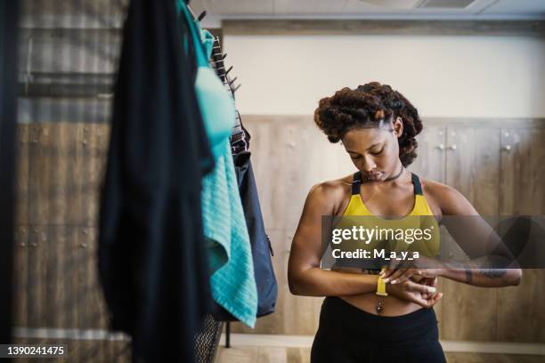 Getting Changed Backstage Woman Getting Changed Photos and Premium High Res Pictures - Getty Images