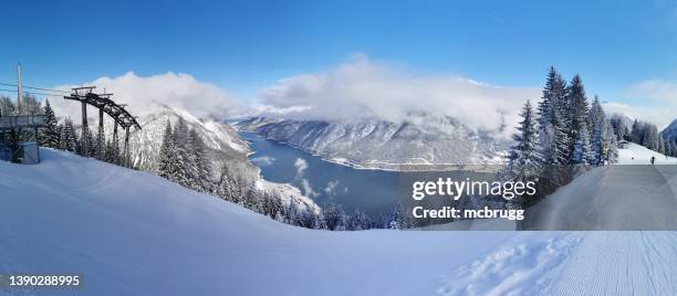 blick vom skigebiet karwendel auf den achensee - alpine skiing stock-fotos und bilder