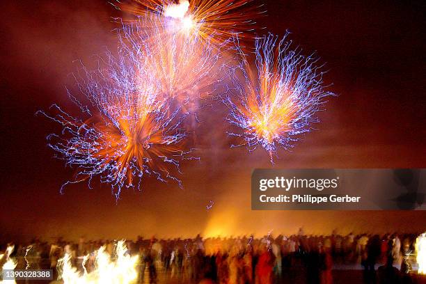 fireworks over versailles palace - chateau de versailles stock pictures, royalty-free photos & images