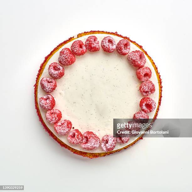 vanilla cake with raspberries view from above on white background - cake from above stock pictures, royalty-free photos & images