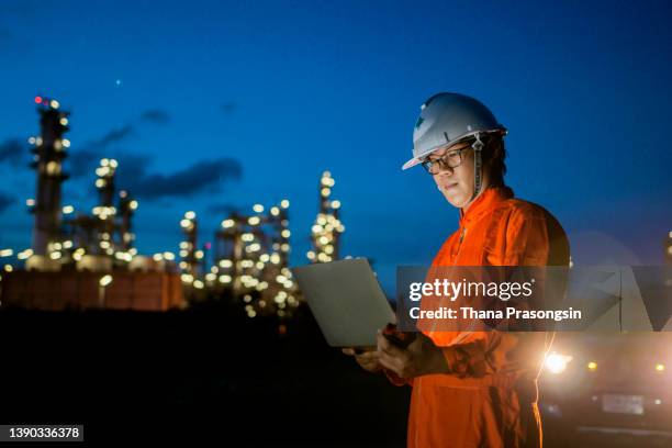 Refinery Programming Computer Computer Refinery Photos and Premium High Res Pictures - Getty Images