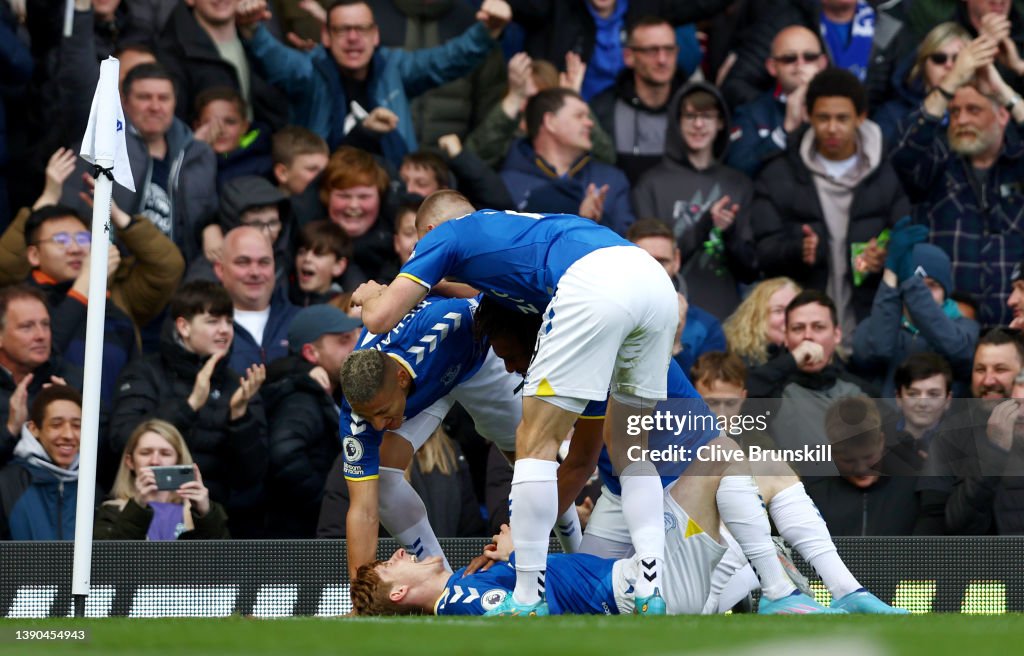 Everton v Manchester United - Premier League