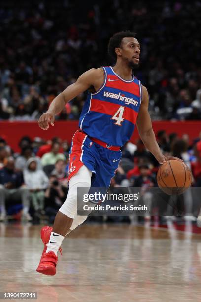 Ish Smith of the Washington Wizards dribbles the ball against the New York Knicks during the second half at Capital One Arena on April 08, 2022 in...