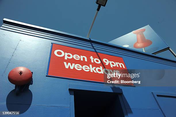 Officeworks Store Sign 122 Officeworks Stock Photos, High-Res Pictures, and Images - Getty Images