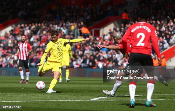 Mason Mount of Chelsea scores their side's second goal during the Premier League match between Southampton and Chelsea at St Mary's Stadium on April...