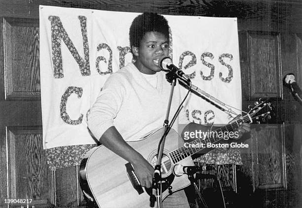 Folk singer Tracy Chapman performs in the mid-eighties.