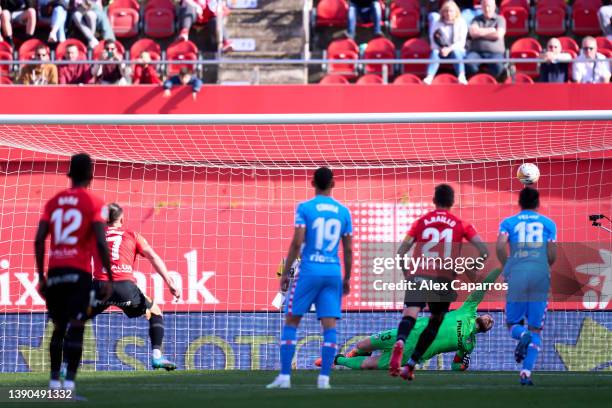 Vedat Muriqi of RCD Mallorca scores his team's first goal from the penalty spot during the La Liga Santander match between RCD Mallorca and Club...