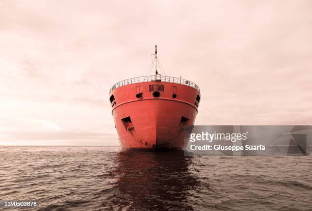 prua di una nave - ships bow stock pictures, royalty-free photos & images