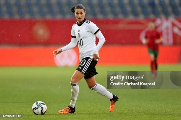 Dzsenifer Marozsan of Germany runs with the ball during the FIFA Women's World Cup 2023 Qualifier group H match between Germany and Portugal at...