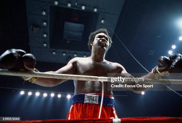 George Foreman Style George Foreman Boxing Photos and Premium High Res Pictures - Getty Images