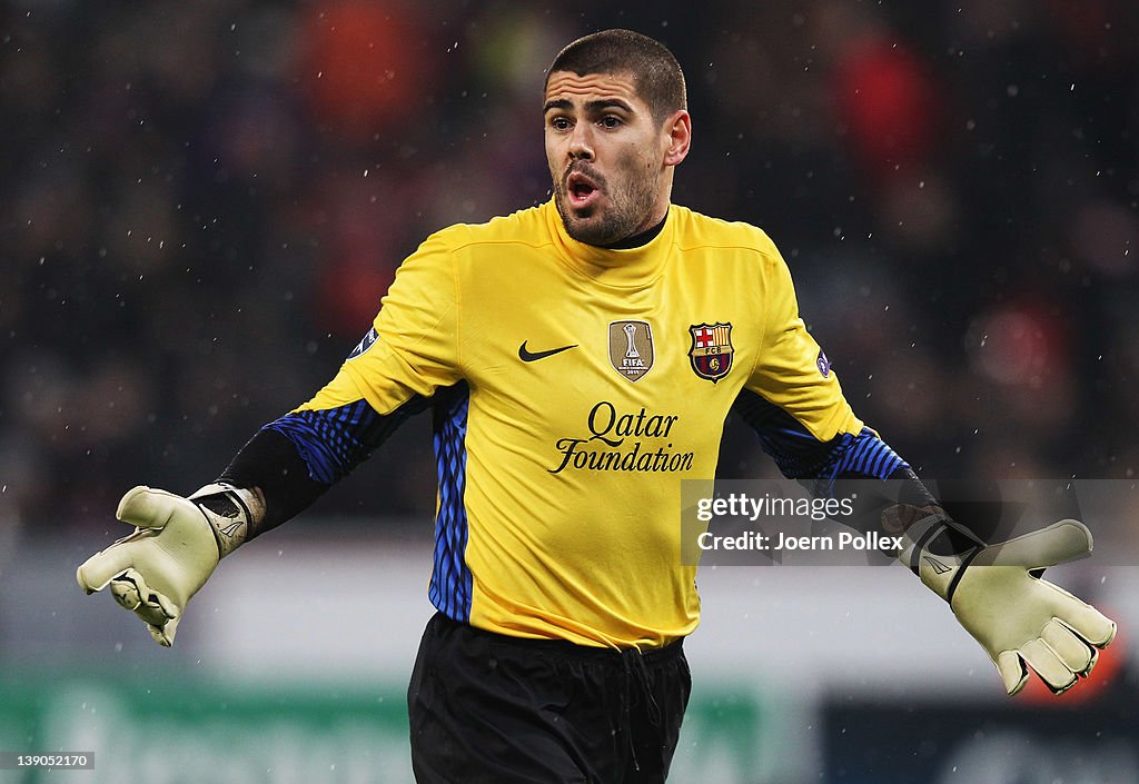 Bayer 04 Leverkusen v FC Barcelona - UEFA Champions League Round of 16