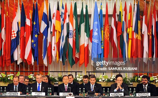 Un Conference Vienna 740 United Nations Office At Vienna Stock Photos, High-Res Pictures ...