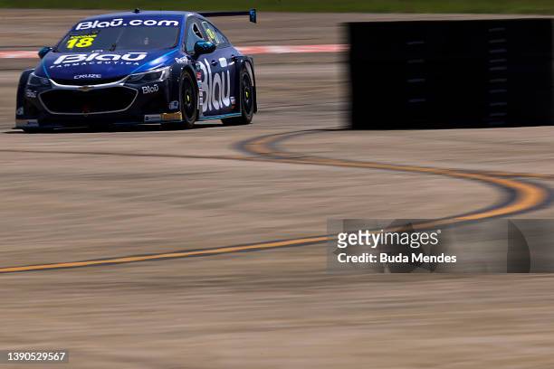 Allam Khodair of Brazil driving the Blau Motorsport Team ahead of Max during practice ahead of the Stock Car Pro Series: GP Galeao 2022 on April 09,...