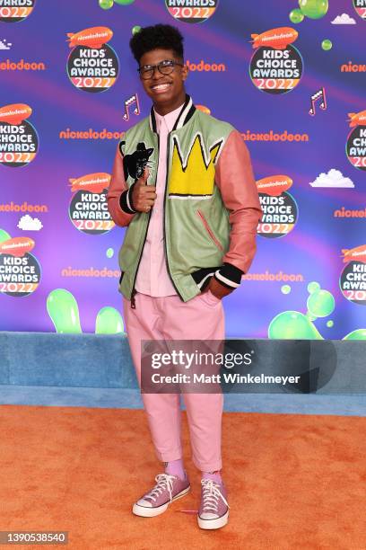 Isaiah Crews attends the Nickelodeon's Kids' Choice Awards 2022 at Barker Hangar on April 09, 2022 in Santa Monica, California.