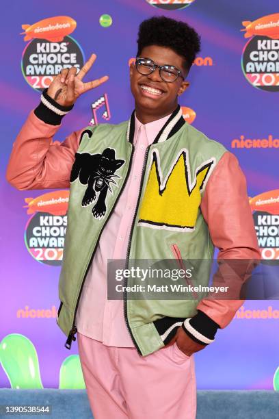 Isaiah Crews attends the Nickelodeon's Kids' Choice Awards 2022 at Barker Hangar on April 09, 2022 in Santa Monica, California.