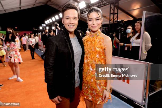 Nathan Kress and Miranda Cosgrove attend the Nickelodeon's Kids' Choice Awards 2022 at Barker Hangar on April 09, 2022 in Santa Monica, California.