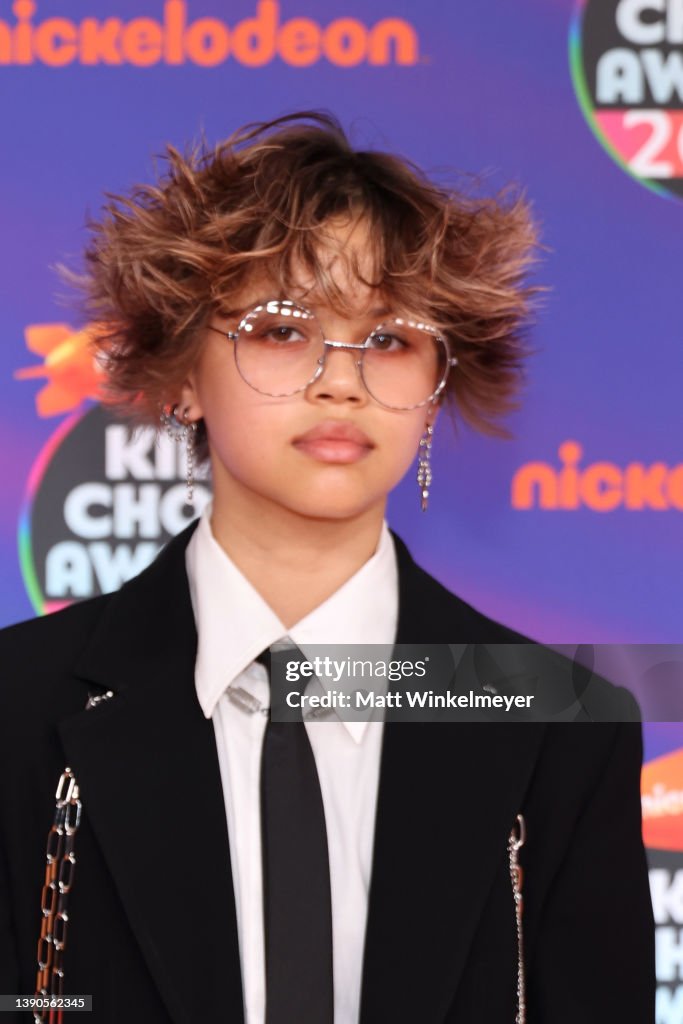 Havan Flores attends the 2022 Nickelodeon Kid's Choice Awards at