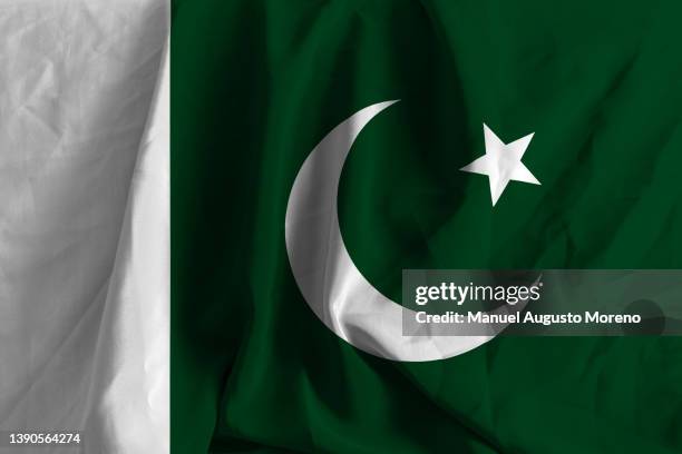 flag of pakistan - pakistani flag imagens e fotografias de stock