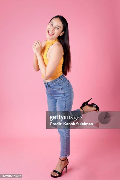 woman dancing - live in levis event stock pictures, royalty-free photos & images